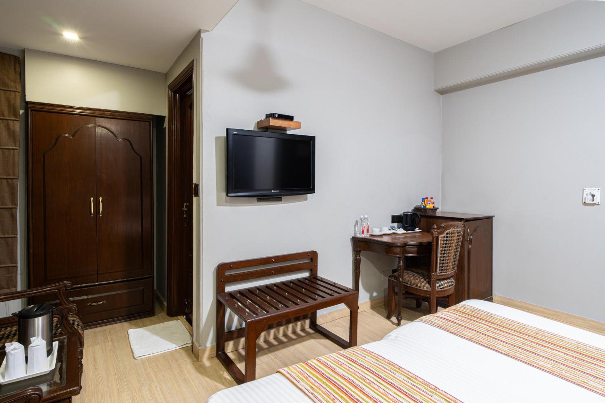 Hotel Sunstar Grand Delhi  Ngoại thất bức ảnh