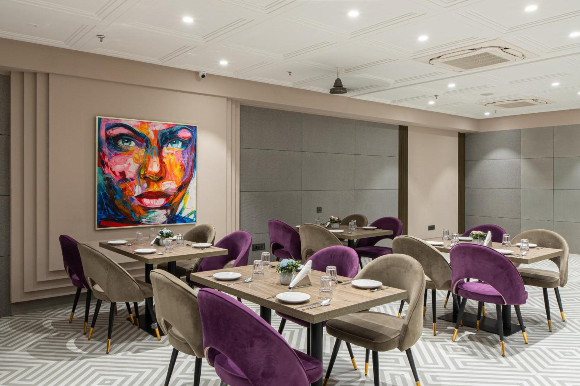 Hotel Sunstar Grand Delhi  Ngoại thất bức ảnh